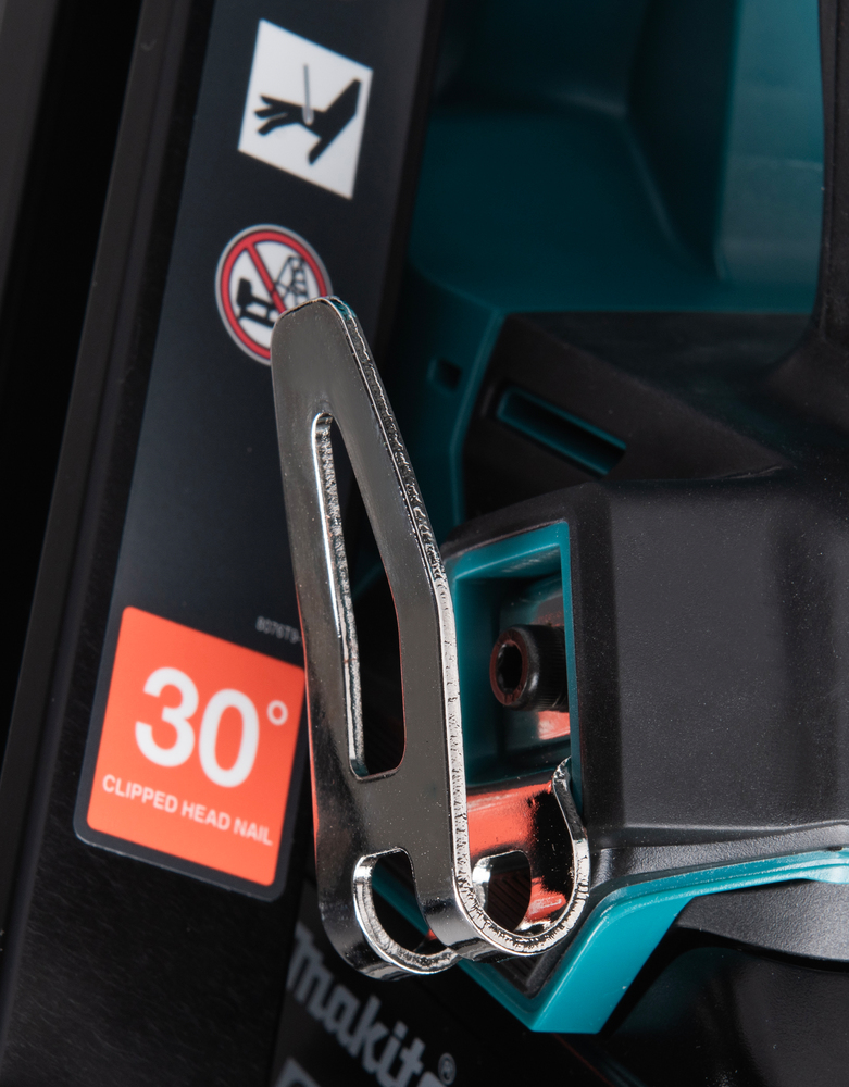 Makita Akku-Streifennagler DBN900ZK - 18V - 50-90mm - D-Kopf-Nägel - Koffer
