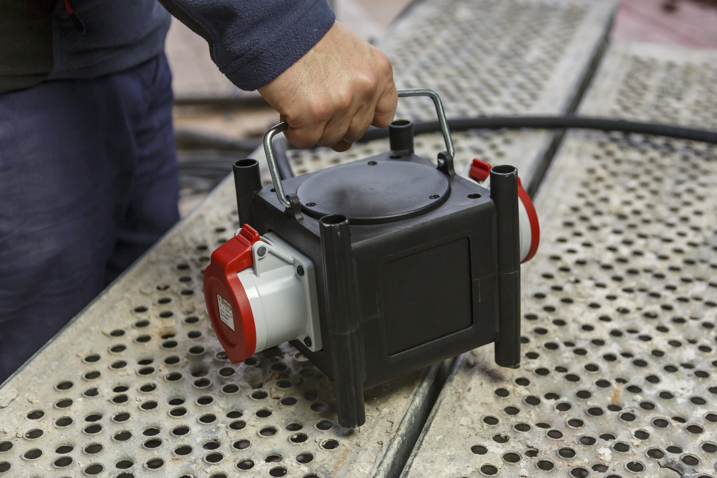 Brennenstuhl Kompakter Gummi-Stromverteiler - 2m - 400V - 1153680200