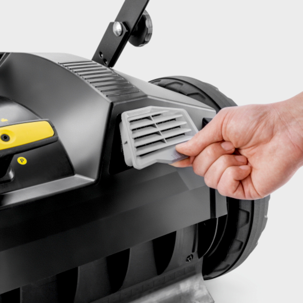 Kärcher Kehrmaschine Handkehrmaschine KM 70/20 C 2SB - 2 Seitenbesen - Kehrwalze