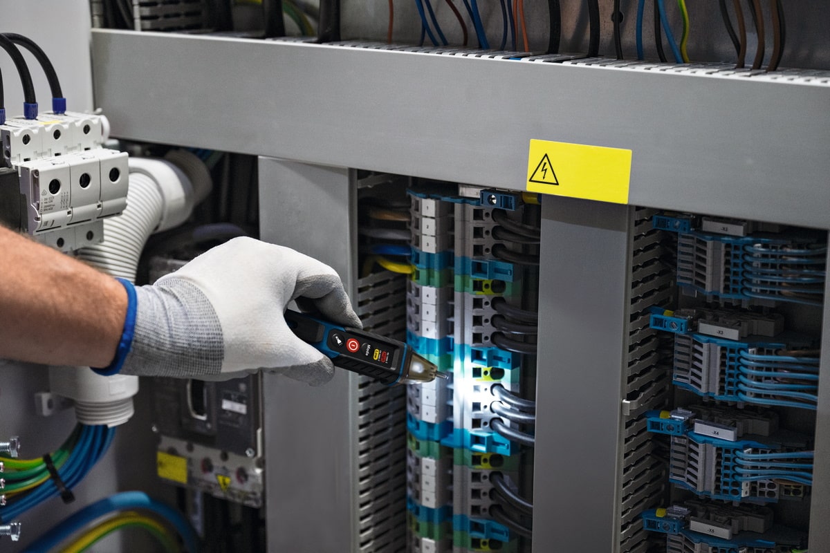 Bosch Spannungsprüfer elektrisches Prüfgerät GVD 1000-17 - IP67