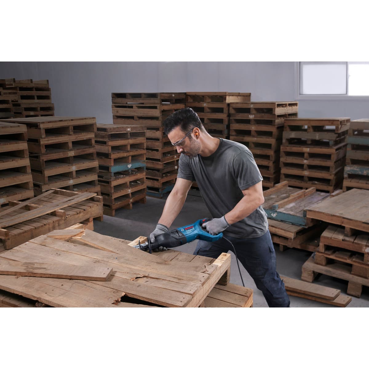 Bosch Säbelsäge PRO GSA 12-30 Professional - 1250 Watt - 2 Sägeblätter im Koffer