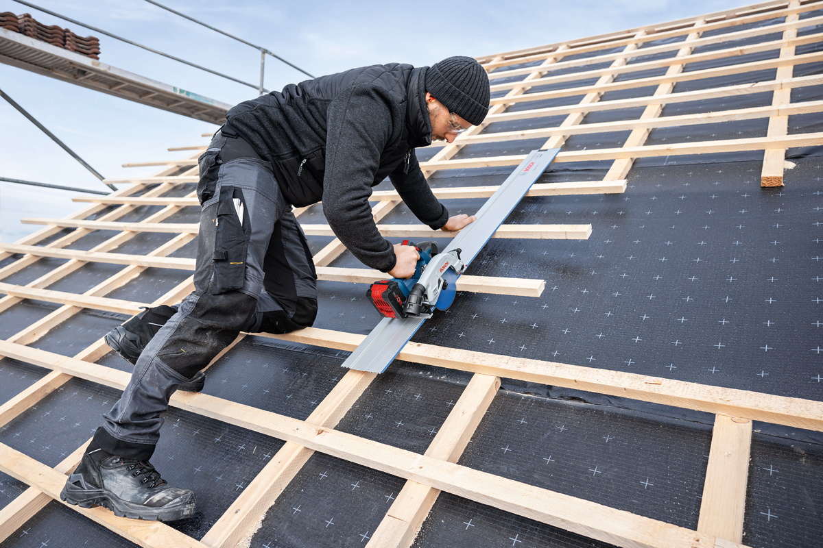 Bosch Akku Handkreissäge GKS 18V-57-2 GX mit Führungsschiene FSN440X Sologerät