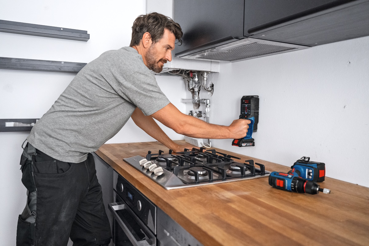 Bosch Ortungsgerät D-tect18V-200-17C 200mm - L-Boxx - 18V 2,0Ah Akku - Ladegerät