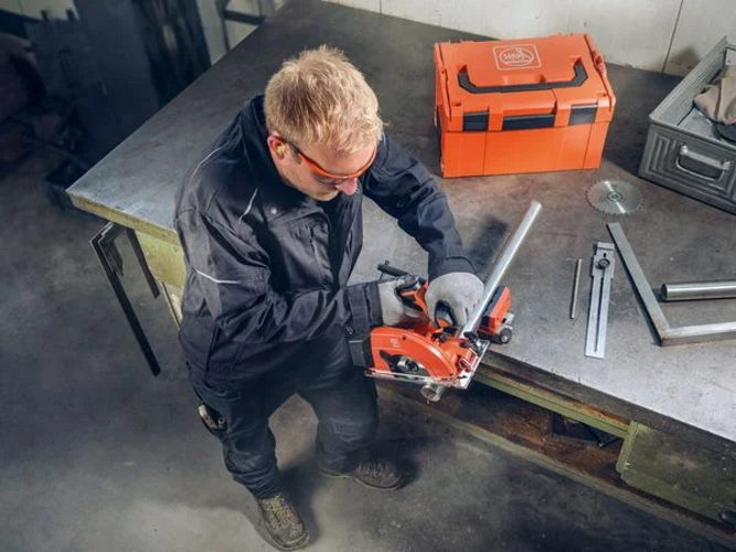 Fein Akku-Handkreissäge F-IRON Cut 57 AS - für Metall - Sägeblatt - 71360461000