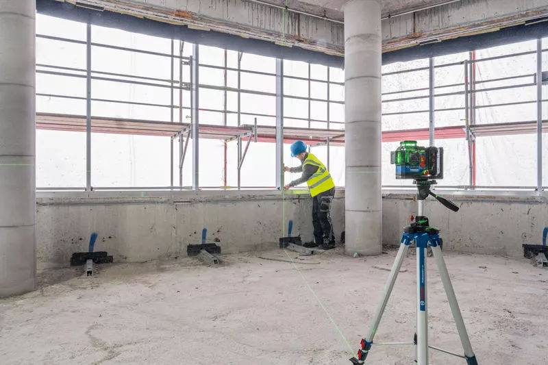 Bosch GLL 18V-120-33 CG Linienlaser - L-BOXX - Ladegerät/Akku - Halterung