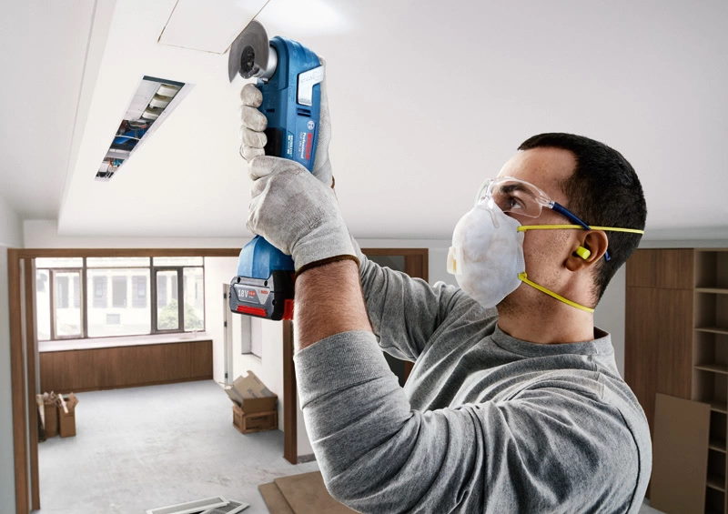 Bosch Akku Mulit Cutter GOP 18V-34 mit 1 Sägeblatt - 18V - L-BOXX - SOLO