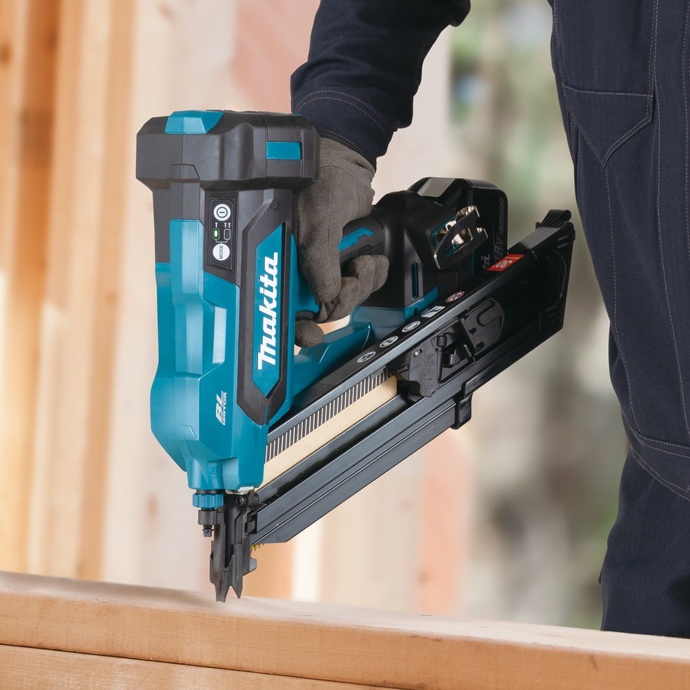 Makita Akku-Streifennagler DBN900ZK - 18V - 50-90mm - D-Kopf-Nägel - Koffer