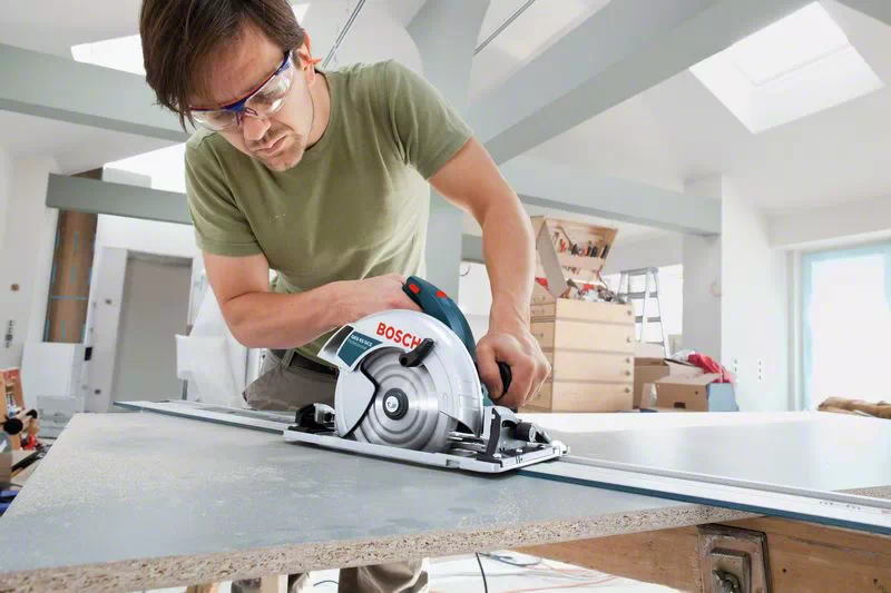 Bosch Handkreissäge GKS 65 GCE - Ø 190mm - 65mm Tiefe - 1800 Watt - L-BOXX