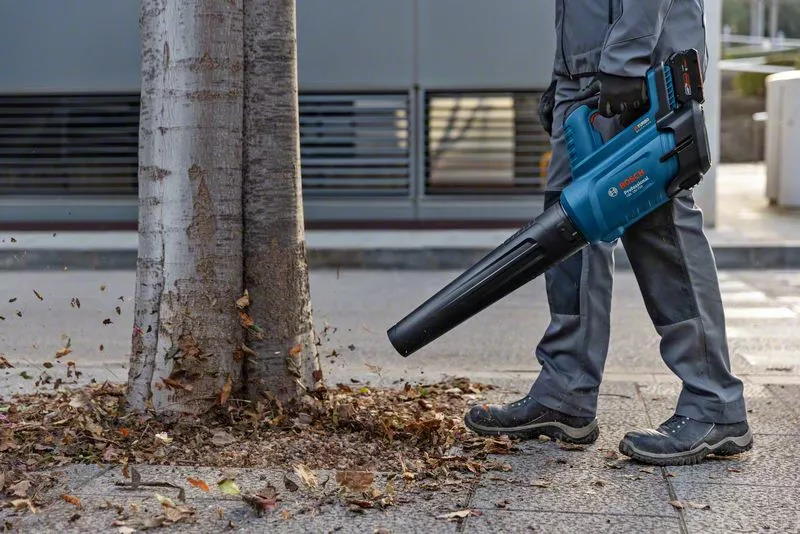 Bosch Akku-Gebläse GBL 18V-750 - 18V - 2,8kg - 780 m³/h - ohne Akku/Ladegerät