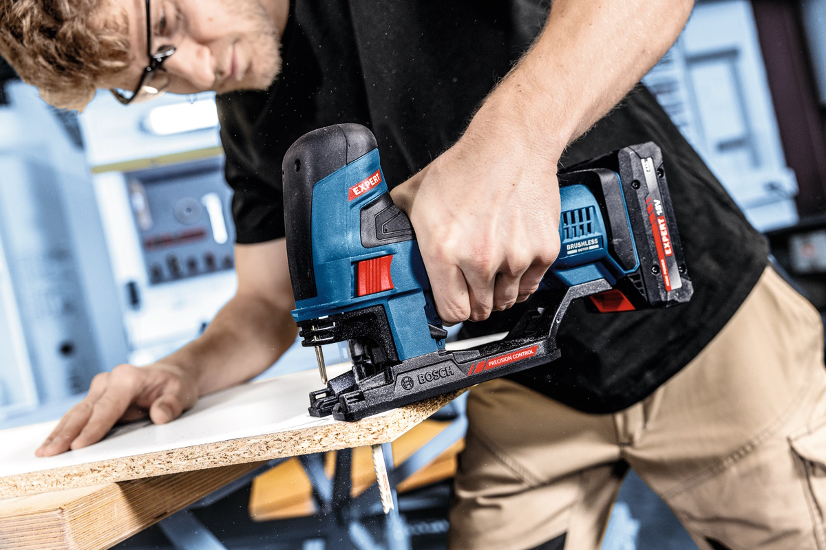 Bosch Akku Stichsäge EXST18V-155S 18V Präzision 155mm L-BOXX ohne Akku/Ladegerät