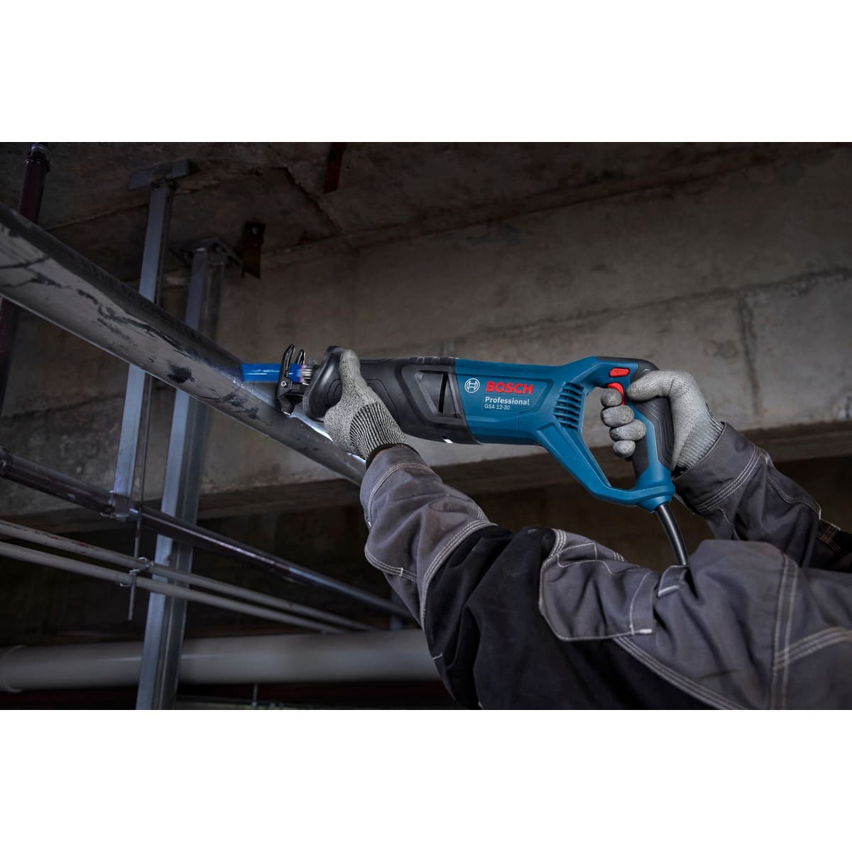 Bosch Säbelsäge PRO GSA 12-30 Professional - 1250 Watt - 2 Sägeblätter im Koffer