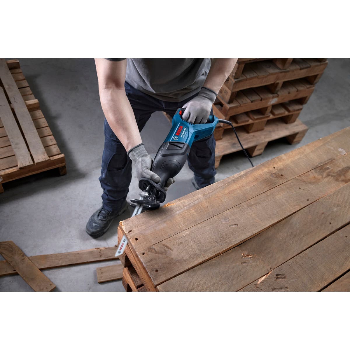 Bosch Säbelsäge PRO GSA 12-30 Professional - 1250 Watt - 2 Sägeblätter im Koffer
