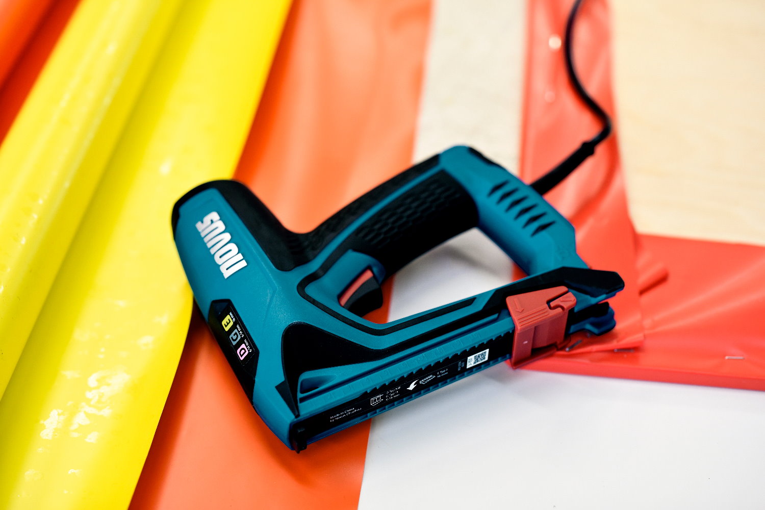 Novus Elektrotacker J-151 - DGE - Klammern bis 14mm / Nägel bis 16mm - 031-0361