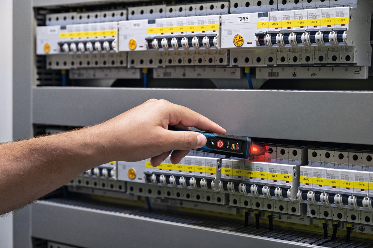Bosch Spannungsprüfer elektrisches Prüfgerät GVD 1000-17 - IP67
