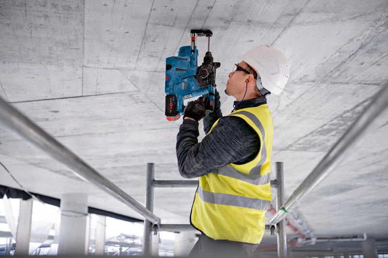 Bosch Akku Bohrhammer GBH 18V-24 - SDS-Plus - L-BOXX 238 - SOLO