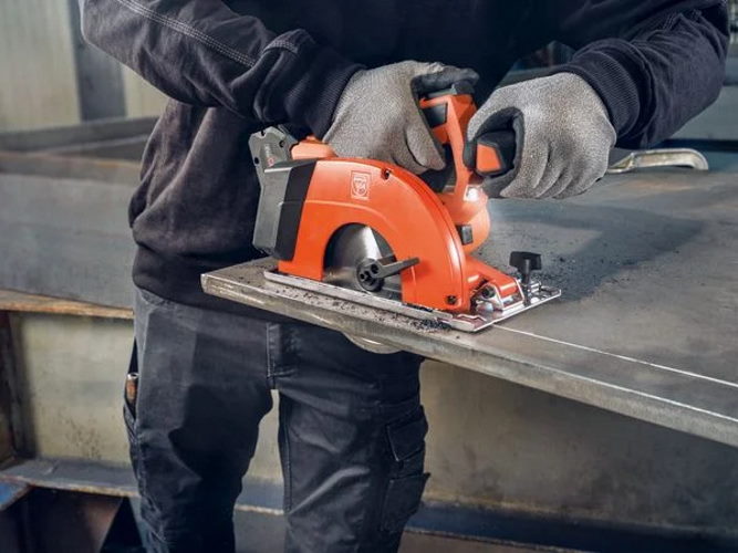 Fein Akku-Handkreissäge F-IRON Cut 57 AS - für Metall - Sägeblatt - 71360461000