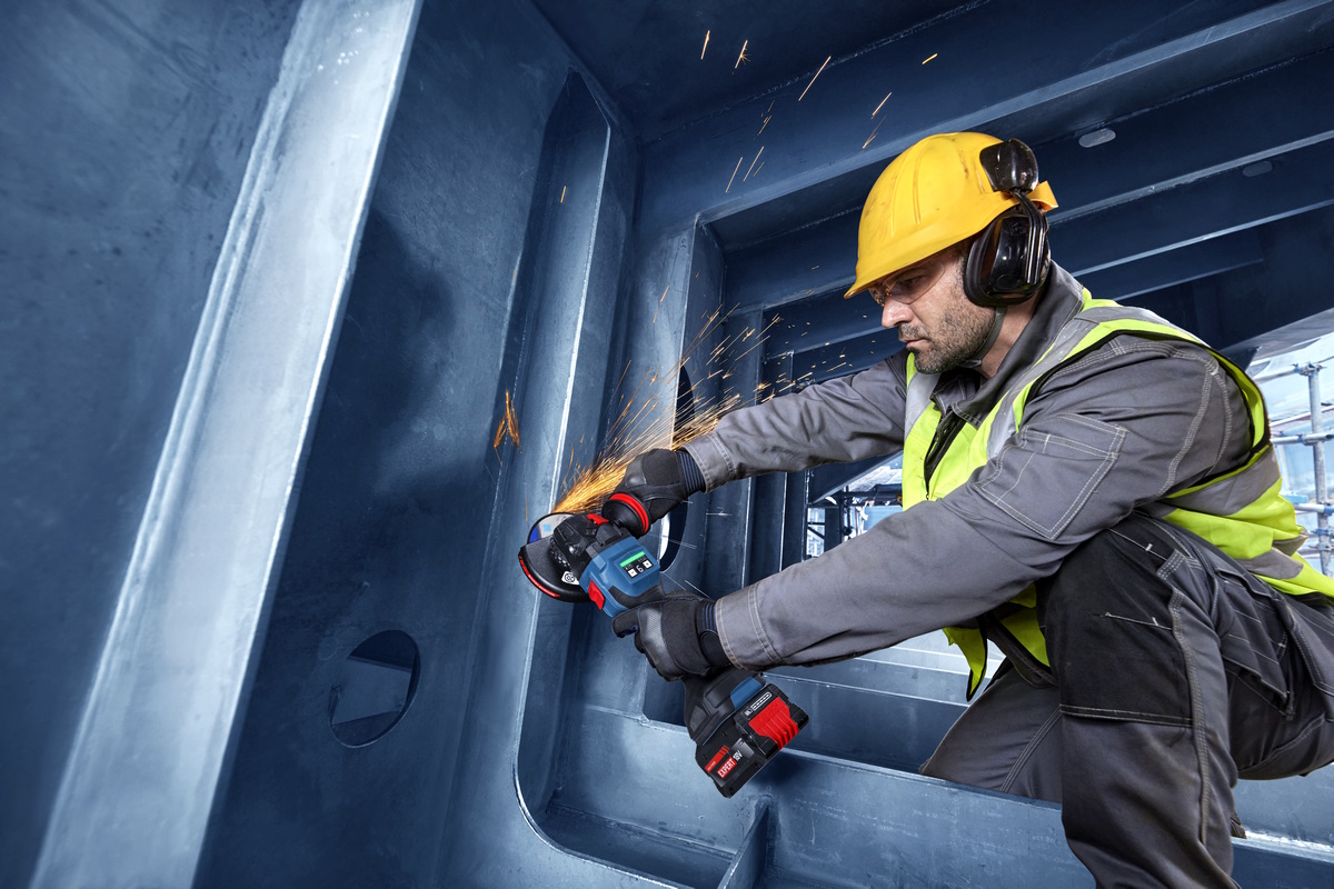 Bosch Winkelschleifer Akku EXPERT EXWS18V-15S 18V in L-Boxx ohne Akku/Ladegerät
