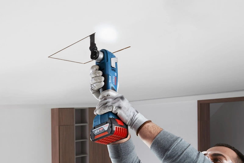 Bosch Akku Mulit Cutter GOP 18V-34 mit 1 Sägeblatt - 18V - L-BOXX - SOLO