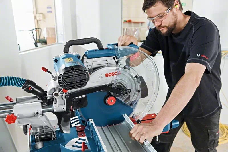 Bosch Paneelsäge Kappsäge GCM 12 SDE - 28,6kg - 1800 Watt - bis 120mm