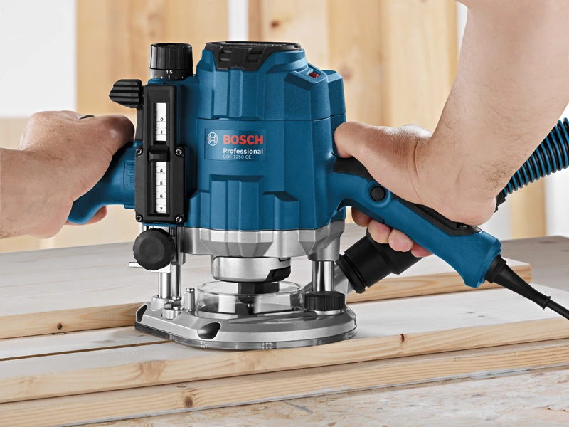 Bosch Oberfräse GOF 1250 CE - 1250 Watt - 6-8 mm - L-BOXX 238 - 230 V