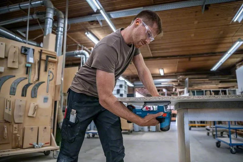 Bosch Akku Stichsäge GST 18 V-155 - 06015B0000 - L-BOXX - ohne Ladegerät/Akkus