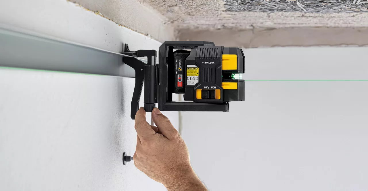 Stabila Multilinien-Laser LAX 500 G - 12V - grün - 7-tlg - 3 x 360° - Akku + Ladegerät