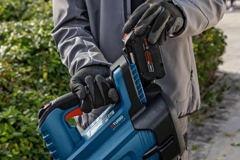 Bosch Akku-Gebläse GBL 18V-750 - 18V - 2,8kg - 780 m³/h - ohne Akku/Ladegerät