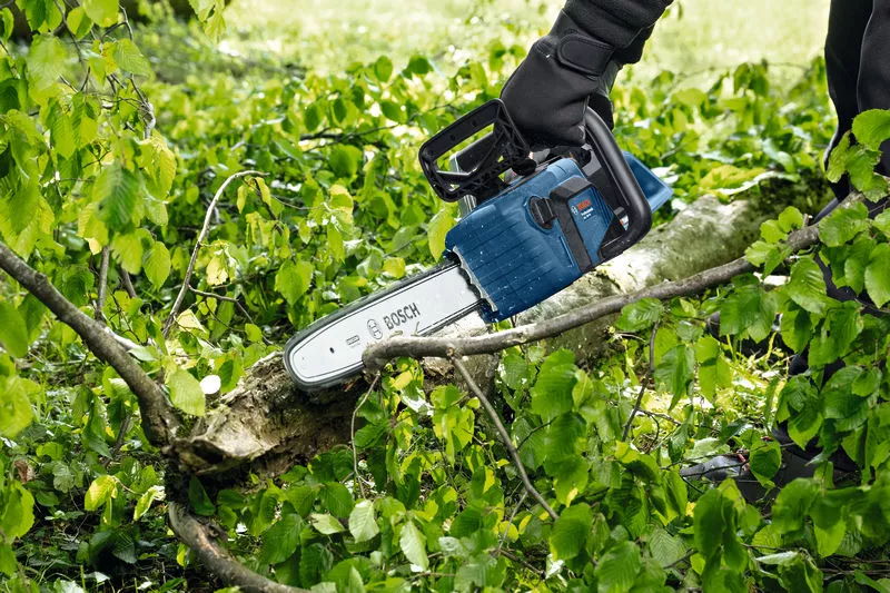 Bosch Akku-Kettensäge GKE 18V-40 - 18V - 40cm Schwert - 06008D3000