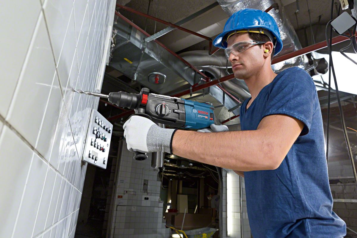 Bosch Bohrhammer GBH 2-28F Professional Schnellspannfutter, L-BOXX und Zubehör