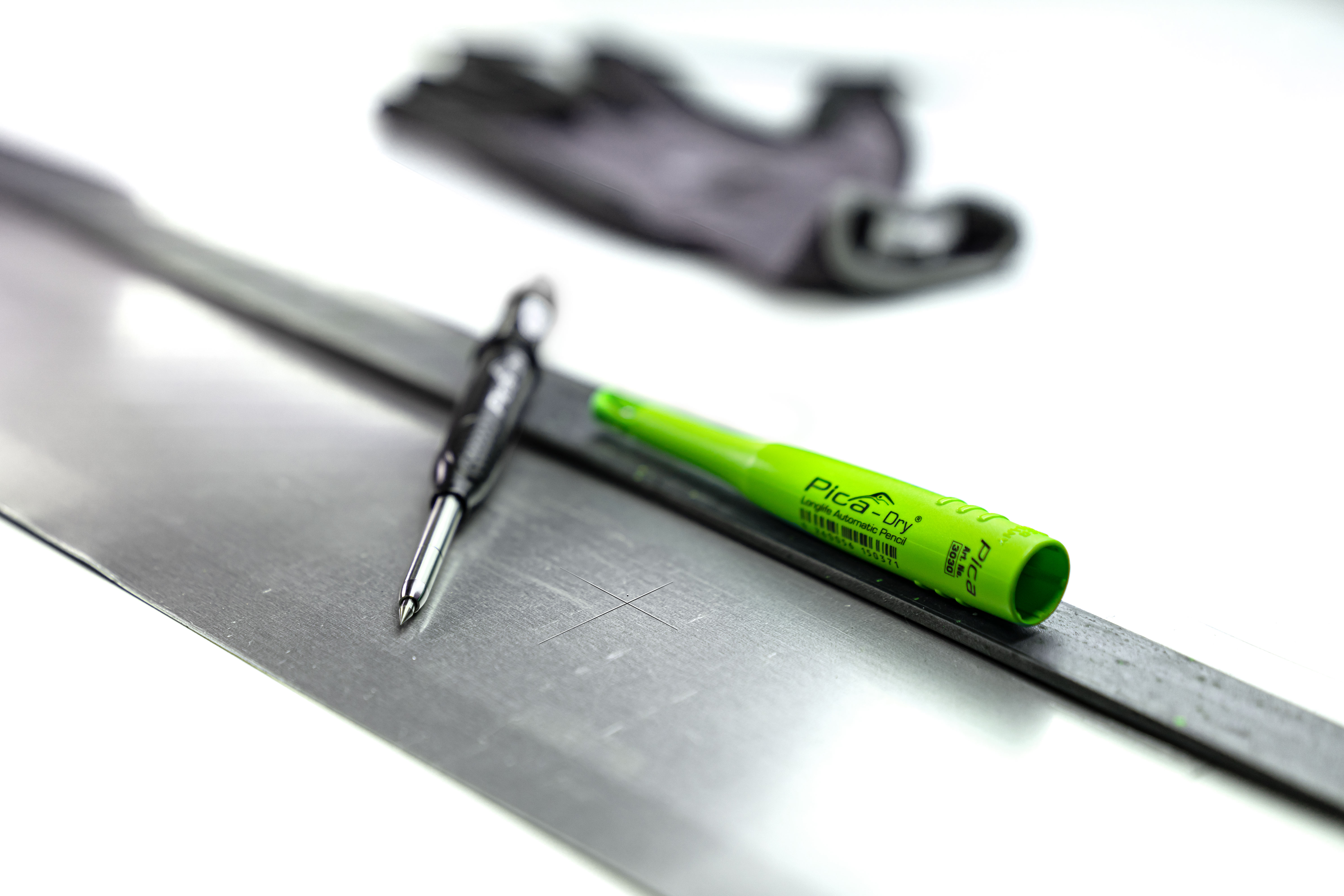 Pica Metal Set Dry - 30800 - für Metallarbeiten - mit Anreißnadel - Grafitmine