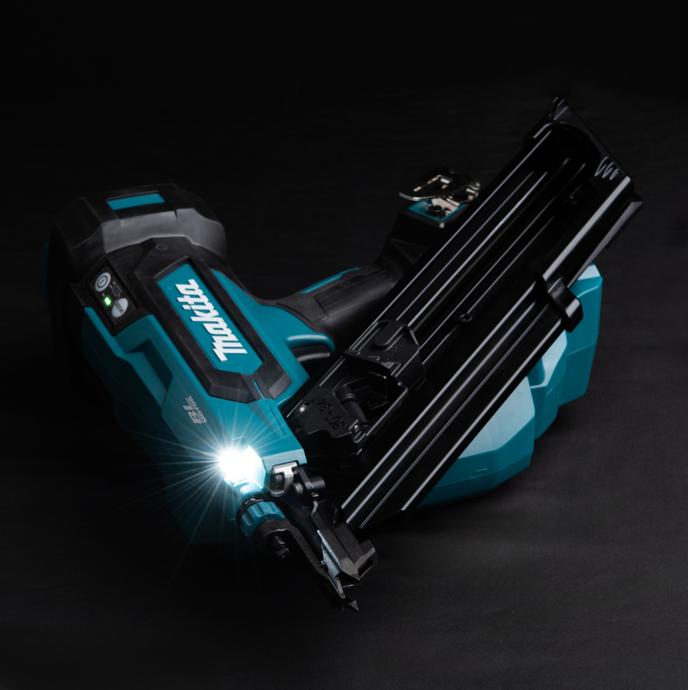 Makita Akku-Streifennagler DBN900ZK - 18V - 50-90mm - D-Kopf-Nägel - Koffer