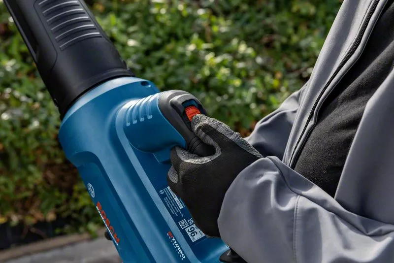 Bosch Akku-Gebläse GBL 18V-750 - 18V - 2,8kg - 780 m³/h - ohne Akku/Ladegerät
