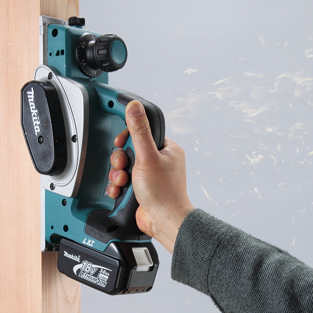 Makita Akku Hobel DKP180Z - 82mm Hobelbreite 9mm Falz - ohne Akku/Ladegerät
