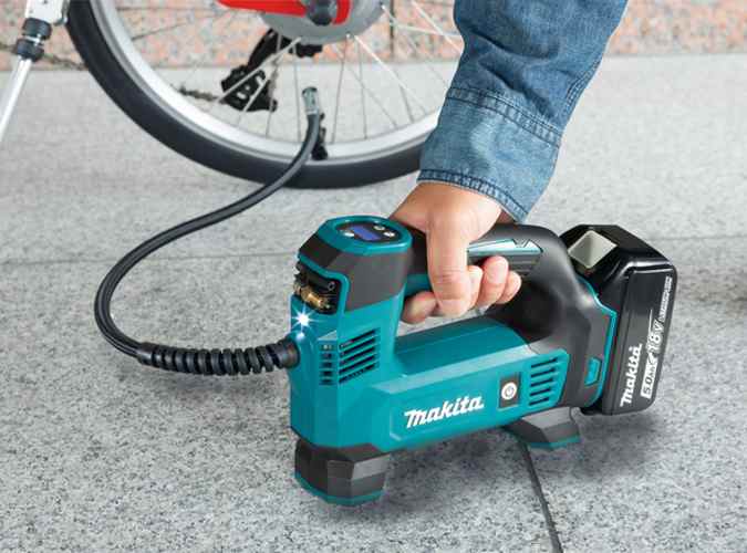 Makita Akku-Kompressor 18V DMP180Z - 12 l/min - 8,3 bar - 0,65m Schlauch