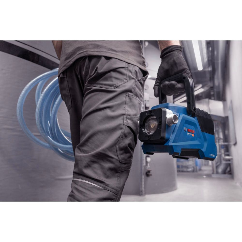 Bosch Akku-Transferpumpe PRO GTP18V-28 - Wasserpumpe/Gartenpumpe - 18V - 2800l/h