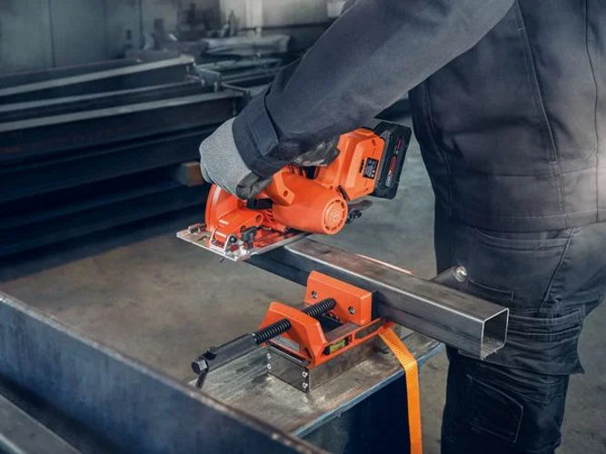 Fein Akku-Handkreissäge F-IRON Cut 57 AS - für Metall - Sägeblatt - 71360461000