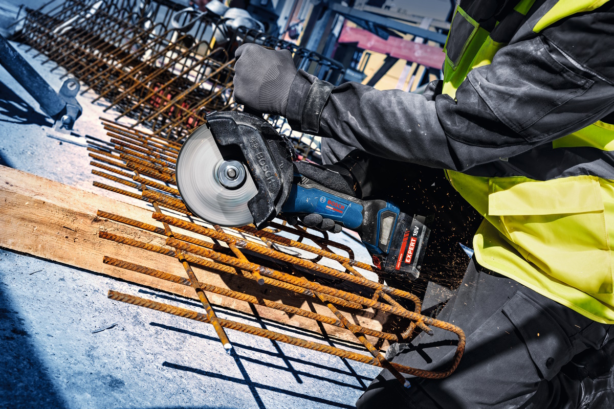 Bosch Akku Winkelschleifer EXPERT EXWS18V-180P 180mm BITURBO ohne Akku/Ladegerät