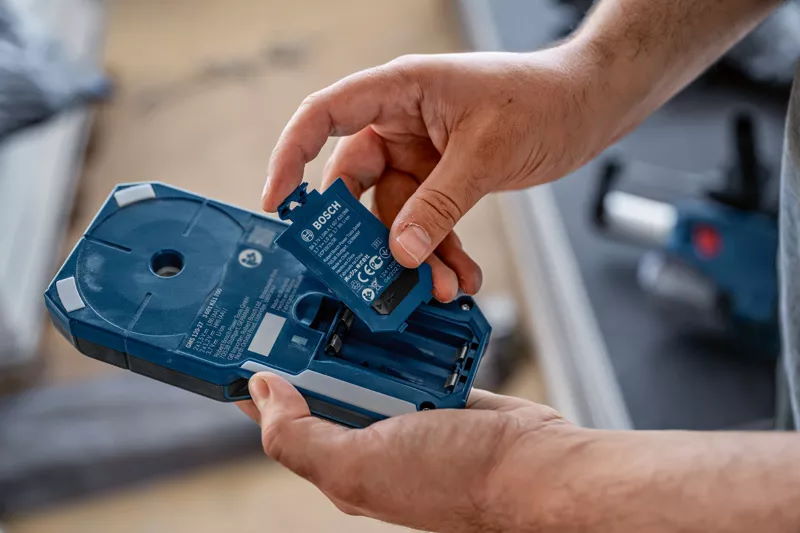 Bosch GMS 120-27 Ortungsgerät - 0601081700 - IP 54 - mit Tasche/Batterien
