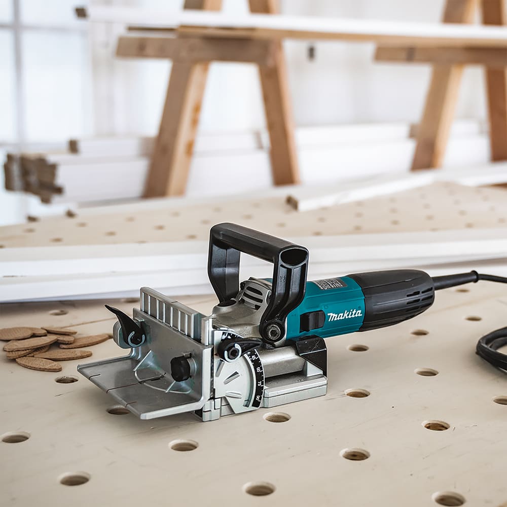 Makita Nutfräse PJ7000J - 701 Watt - 20mm Frästiefe - im Makpac Koffer