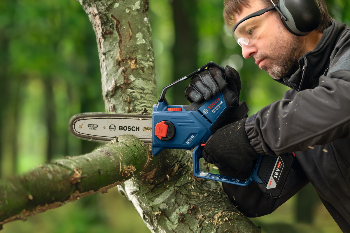 Bosch Astsäge Kettensäge Akku GKE 18V-20 - Sologerät ohne Akku/Ladegerät - 20cm