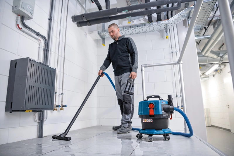 Bosch Akku-Staubsauger GAS 18V-12 MC - mit Rollen - 18V - ohne Akkus