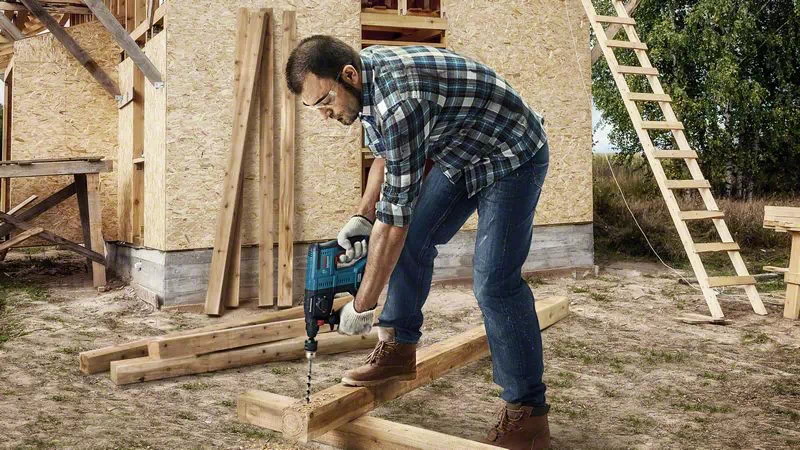 Bosch Akku Bohrhammer GBH 18V-21 - L-BOXX - 2x GBA 4AH - GAL1880CV