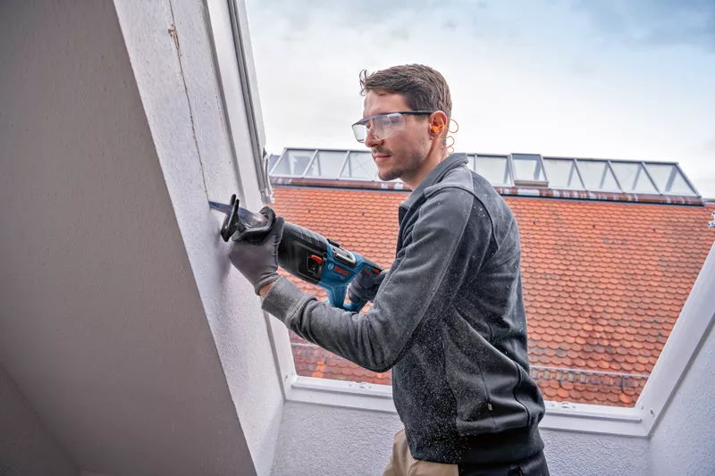 Bosch Akku-Säbelsäge GSA 18V-28 - 06016C0001 - L-BOXX - ohne Akku/Ladegerät