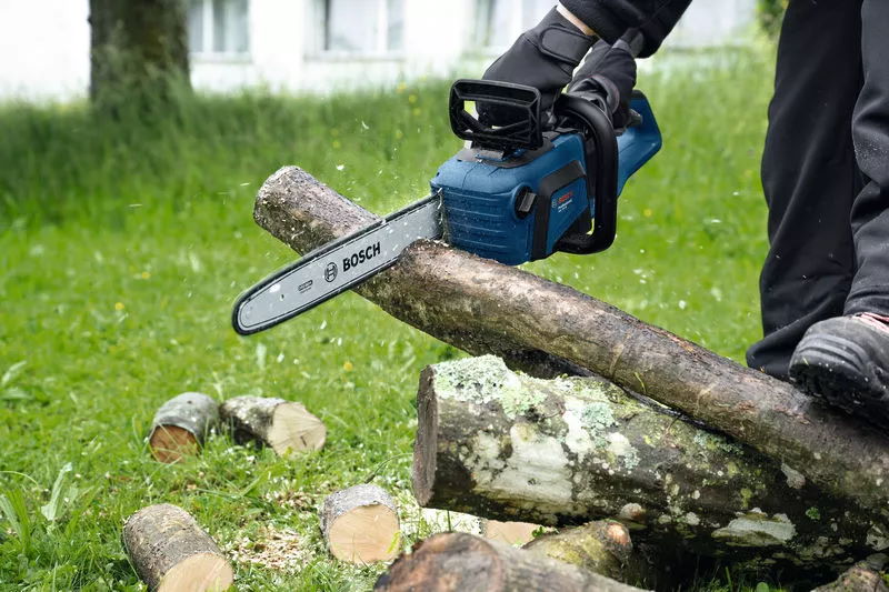 Bosch Akku-Kettensäge GKE 18V-40 - 18V - 40cm Schwert - 06008D3000