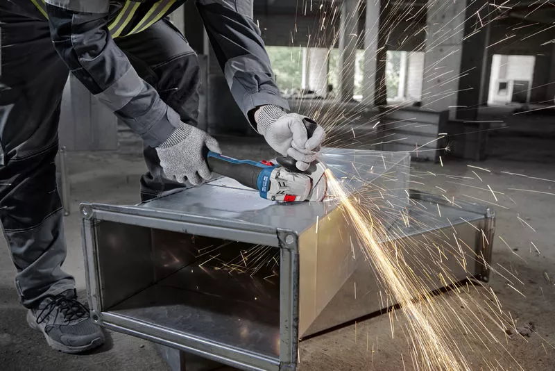 Bosch Akku-Winkelschleifer GWS 18V-8 -  L-BOXX - 125mm - inkl. Akkus/Ladegerät
