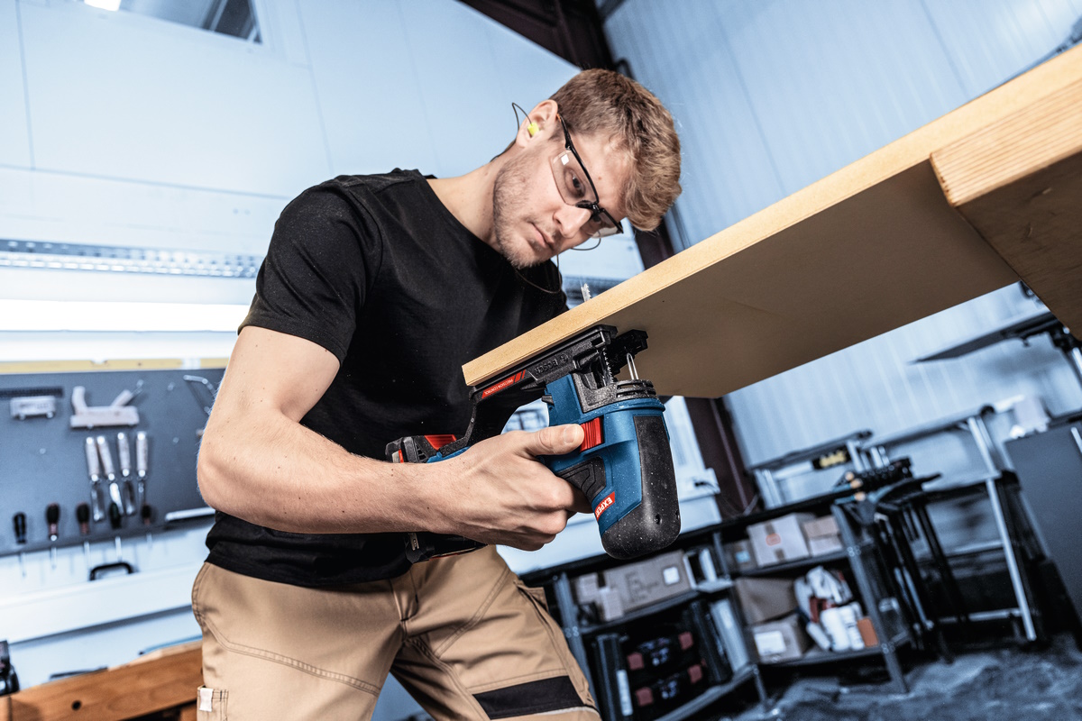 Bosch Akku Stichsäge EXST18V-155S 18V Präzision 155mm L-BOXX ohne Akku/Ladegerät