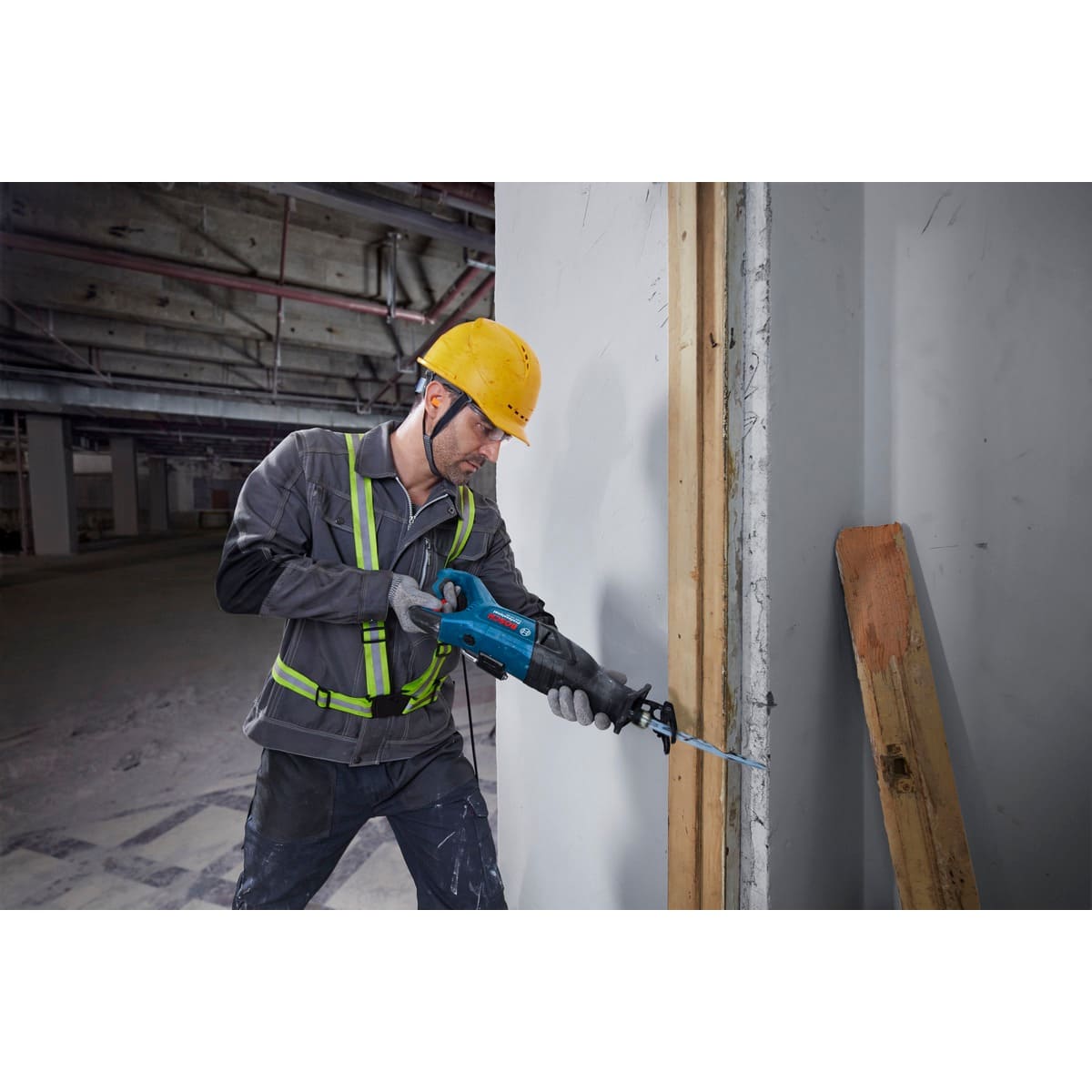 Bosch Säbelsäge PRO GSA 12-30 Professional - 1250 Watt - 2 Sägeblätter im Koffer