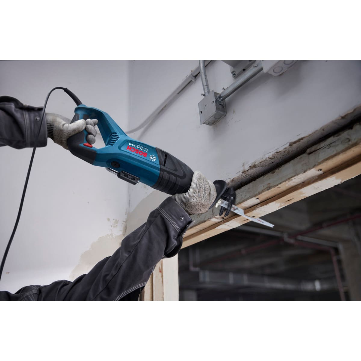 Bosch Säbelsäge PRO GSA 12-30 Professional - 1250 Watt - 2 Sägeblätter im Koffer