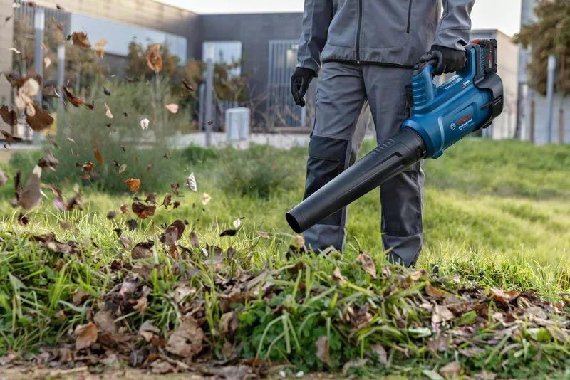 Bosch Akku-Gebläse GBL 18V-750 - 18V - 2,8kg - 780 m³/h - ohne Akku/Ladegerät