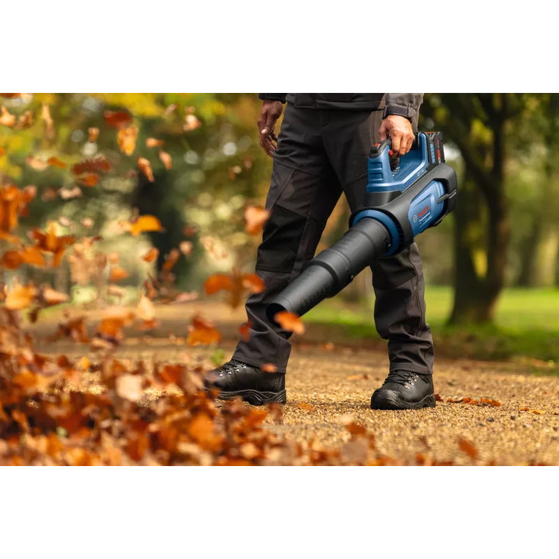 Bosch Laubbläser Akku 18V - GBL 18V-800 - Professional Gebläse + Aufsätze